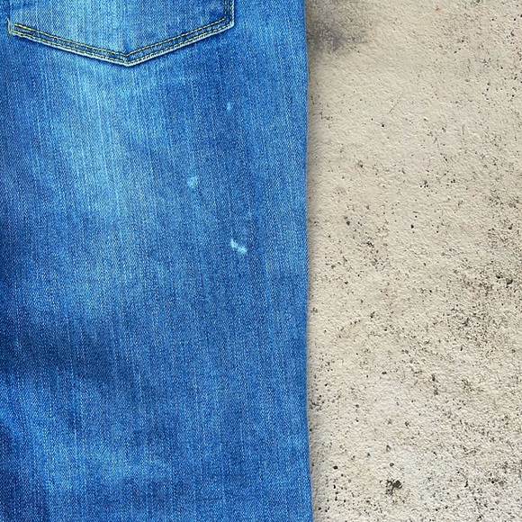 EUC Generra denim distressed capris - Picture 15 of 16